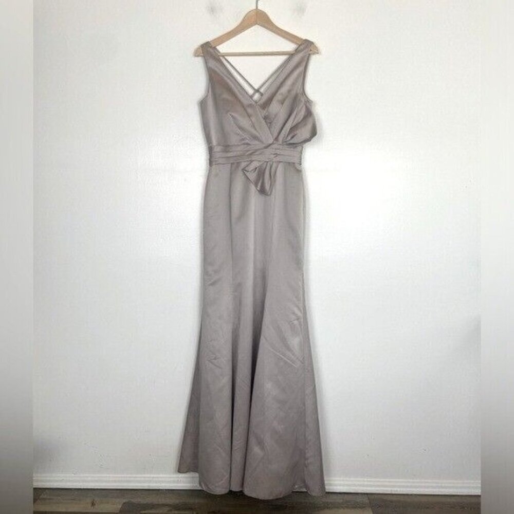 Belsoie Satin Mermaid Gown Size 8 Blush Cream Prom Weeding Guest Waist Open Back